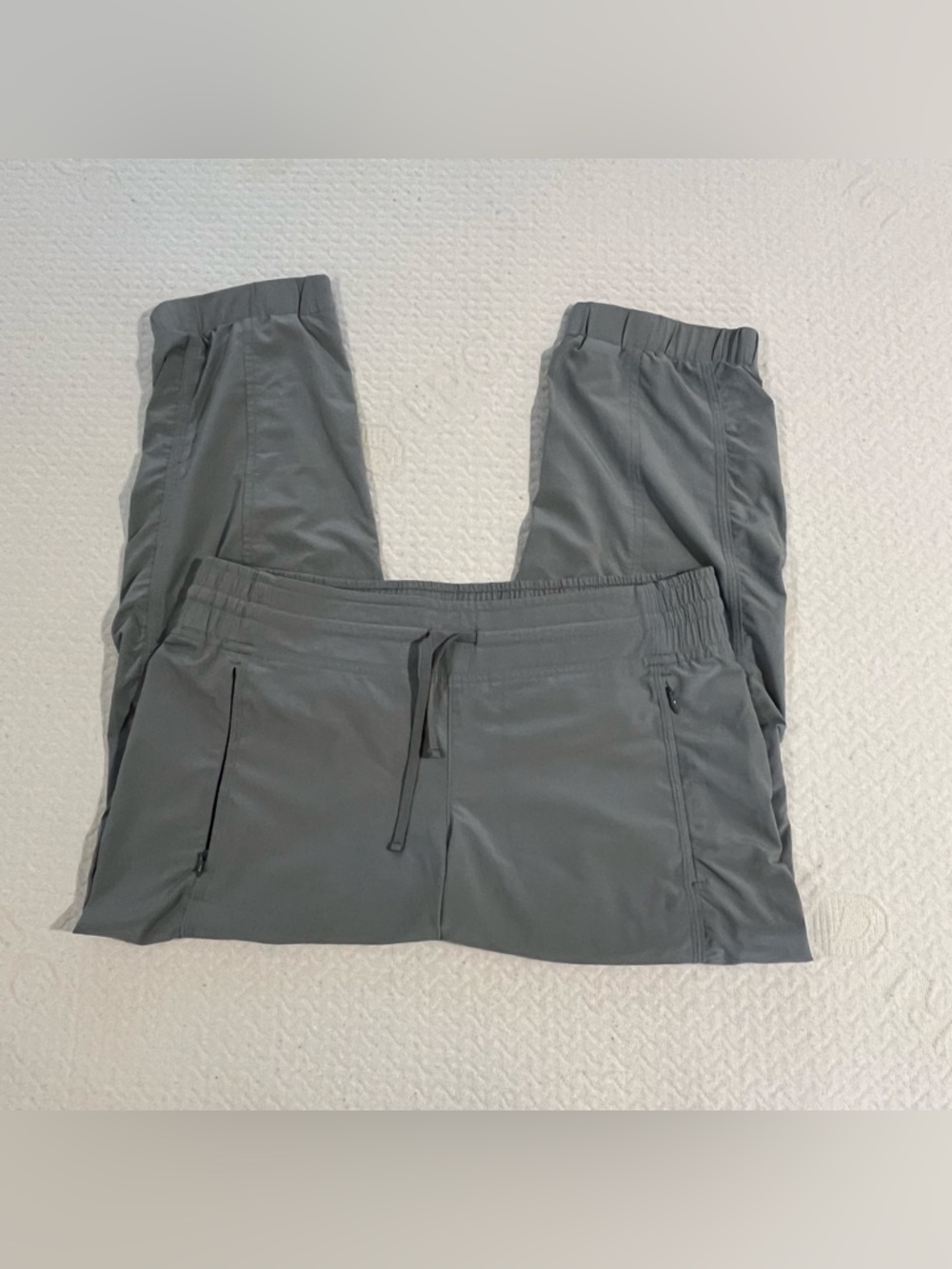 Athleta Women’s Gray Capris Cropped Joggers Trackpants Size 8 Lightweight - Picture 6 of 6